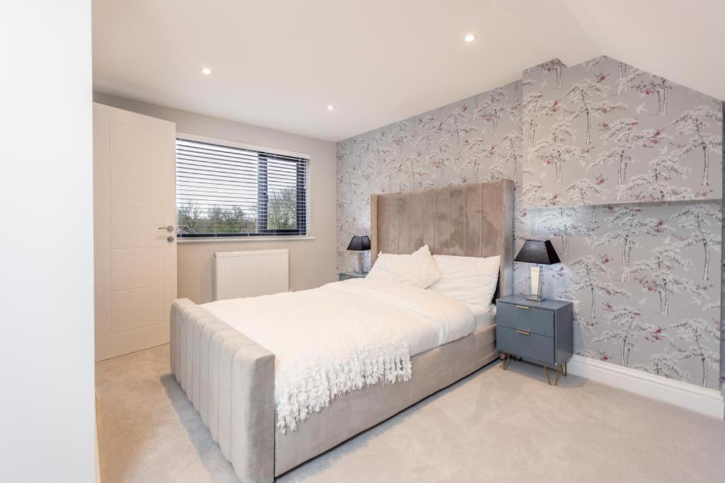 New, Modern 4 Bed, 3 Bath House ,free Parking Oxford