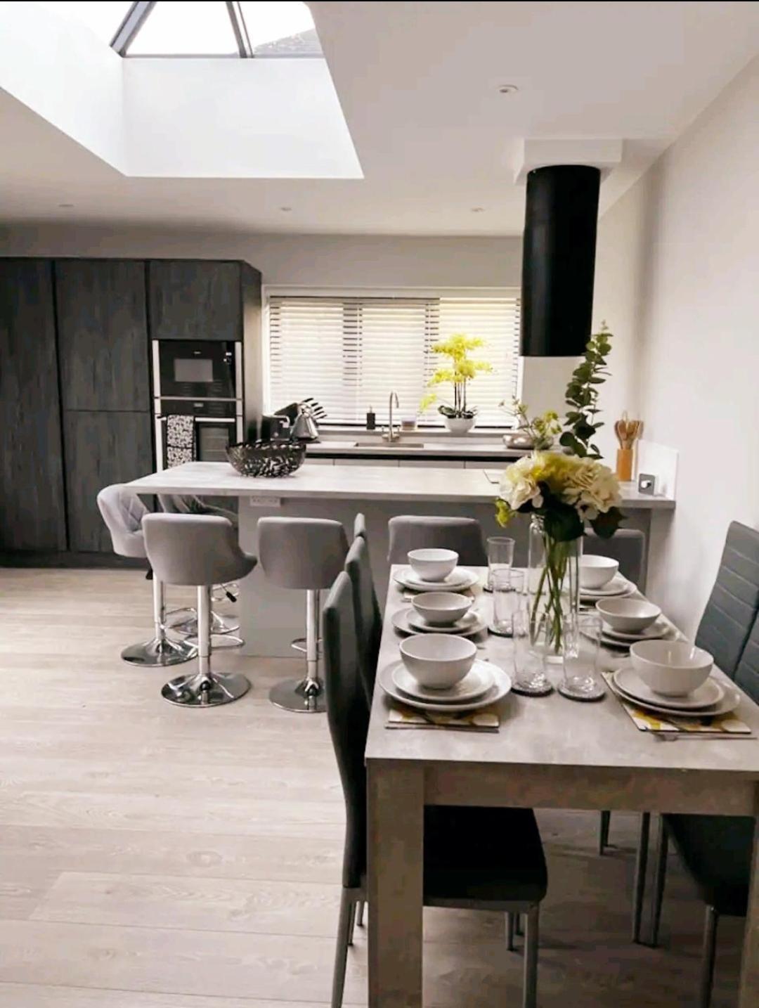 New, Modern 4 Bed, 3 Bath House ,free Parking Oxford